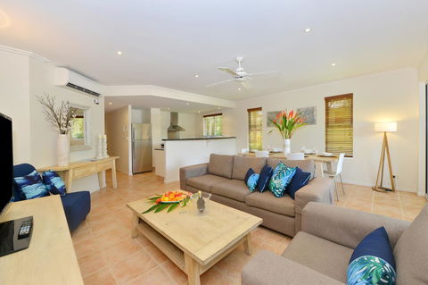 Cayman Villas Port Douglas - Accommodation Yamba 44
