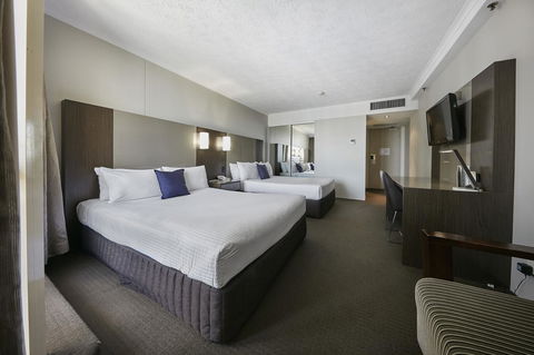 Novotel Surfers Paradise - Accommodation Yamba 11