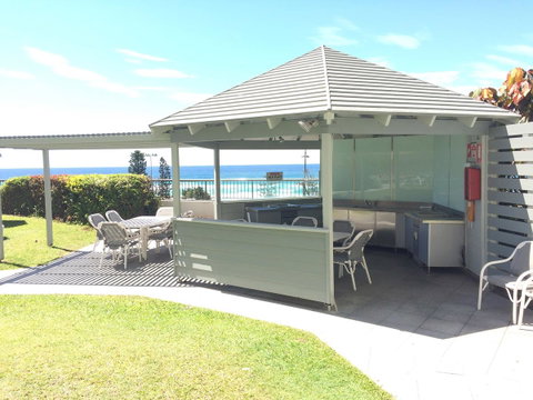 Surfers International Apartments - Accommodation Yamba 8