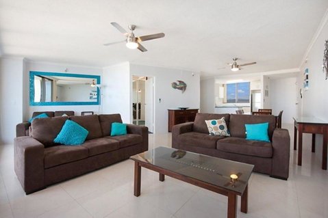 Surfers International Apartments - Accommodation Yamba 11