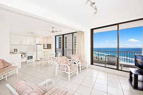 Surfers International Apartments - Accommodation Yamba 17
