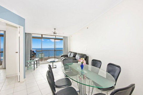 Surfers International Apartments - Accommodation Yamba 16