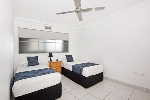 Surfers International Apartments - Accommodation Yamba 10