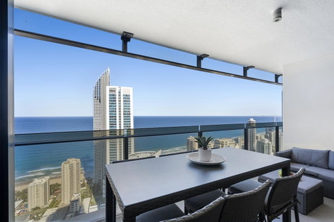 Circle On Cavill - Gclr - Accommodation Yamba 31