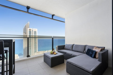 Circle On Cavill - Gclr - Accommodation Yamba 33