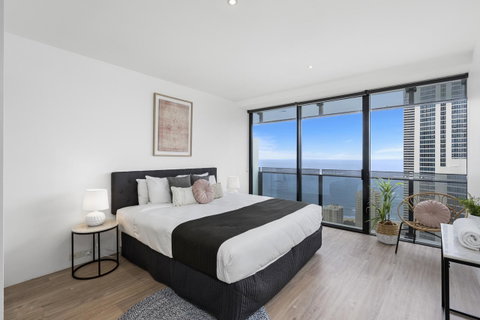 Circle On Cavill - Gclr - Accommodation Yamba 39