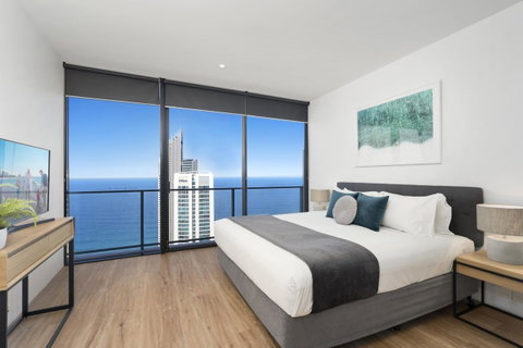 Circle On Cavill - Gclr - Accommodation Yamba 0