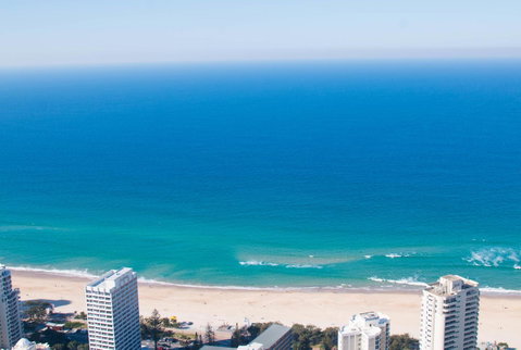 Circle On Cavill - Gclr - Accommodation Yamba 26