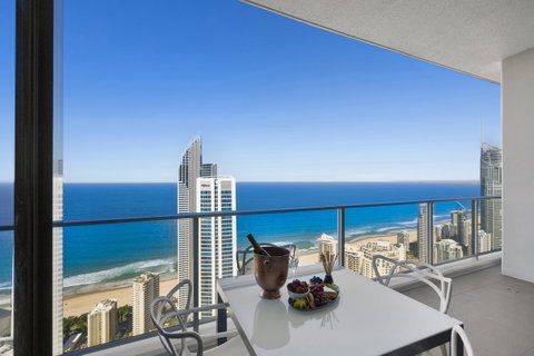 Circle On Cavill - Gclr - Accommodation Yamba 23