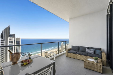 Circle On Cavill - Gclr - Accommodation Yamba 11