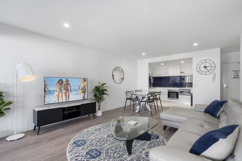 Circle On Cavill - Gclr - Accommodation Yamba 5