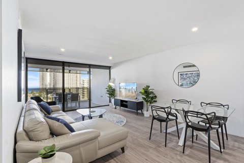 Circle On Cavill - Gclr - Accommodation Yamba 8
