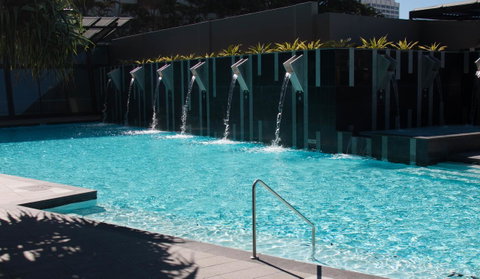 Circle On Cavill - Gclr - Accommodation Yamba 36