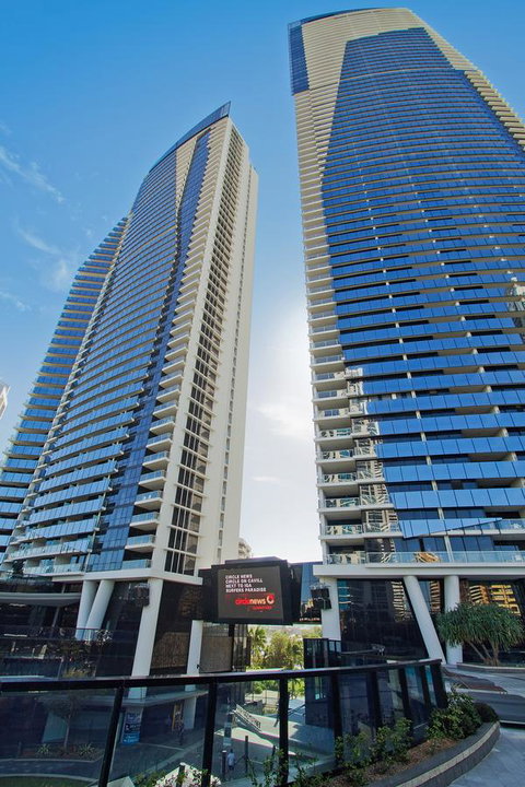 Circle On Cavill - Gclr - Accommodation Yamba 35
