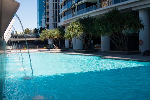 Circle On Cavill - Gclr - Accommodation Yamba 38