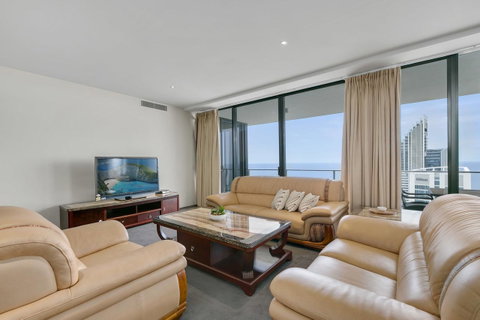 Circle On Cavill, Apartments And Sub Penthouses - We Accommodate - Accommodation Yamba 1