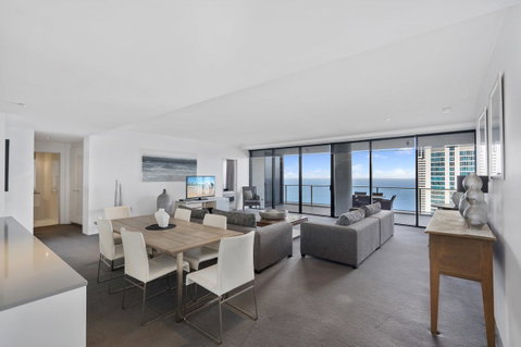 Circle On Cavill, Apartments And Sub Penthouses - We Accommodate - Accommodation Yamba 21