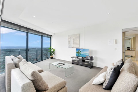Circle On Cavill, Apartments And Sub Penthouses - We Accommodate - Accommodation Yamba 13