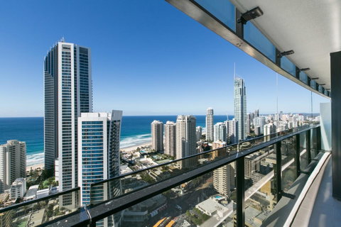 Circle On Cavill, Apartments And Sub Penthouses - We Accommodate - Accommodation Yamba 26