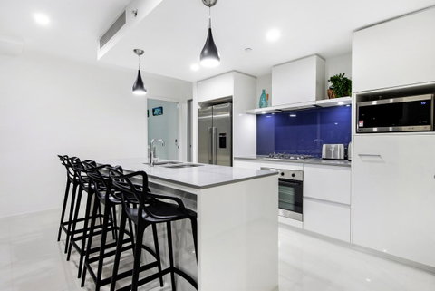Circle On Cavill, Apartments And Sub Penthouses - We Accommodate - Accommodation Yamba 33