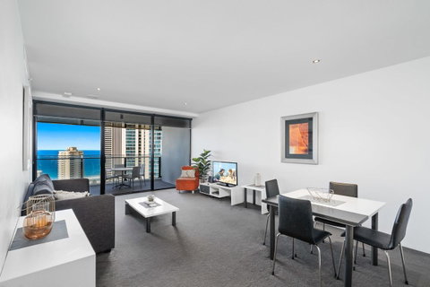 Circle On Cavill, Apartments And Sub Penthouses - We Accommodate - Accommodation Yamba 8