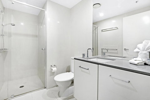 Circle On Cavill, Apartments And Sub Penthouses - We Accommodate - Accommodation Yamba 38