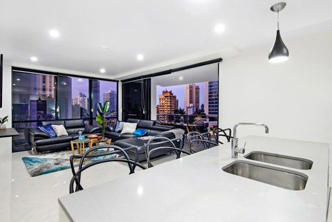 Circle On Cavill, Apartments And Sub Penthouses - We Accommodate - Accommodation Yamba 37