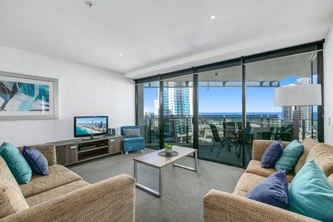 Circle On Cavill, Apartments And Sub Penthouses - We Accommodate - Accommodation Yamba 30