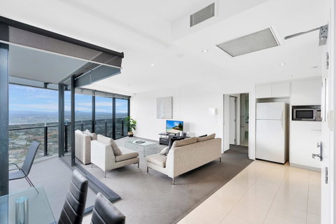 Circle On Cavill, Apartments And Sub Penthouses - We Accommodate - Accommodation Yamba 14