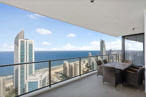 Circle On Cavill, Apartments And Sub Penthouses - We Accommodate - Accommodation Yamba 17