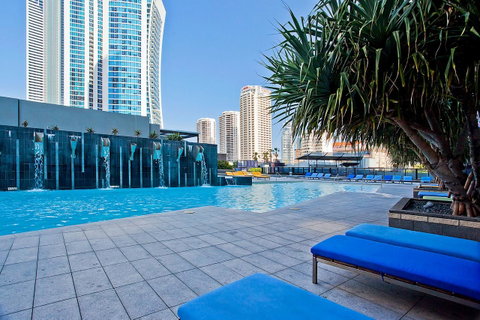 Circle On Cavill, Apartments And Sub Penthouses - We Accommodate - Accommodation Yamba 0