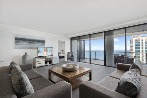 Circle On Cavill, Apartments And Sub Penthouses - We Accommodate - Accommodation Yamba 20