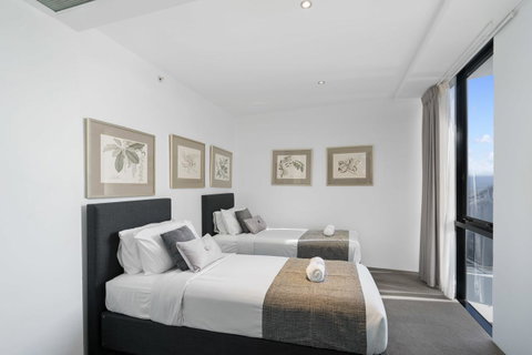 Circle On Cavill, Apartments And Sub Penthouses - We Accommodate - Accommodation Yamba 15