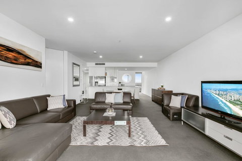Circle On Cavill, Apartments And Sub Penthouses - We Accommodate - Accommodation Yamba 23