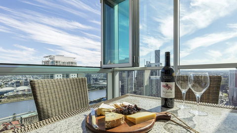 Oaks Brisbane Festival Suites - Accommodation Yamba 1