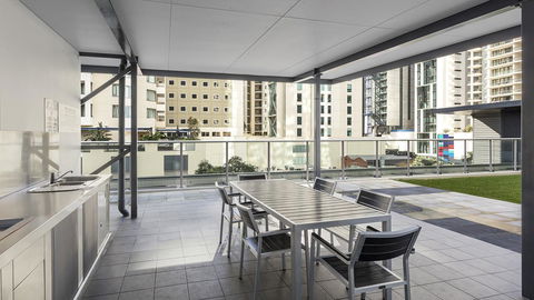 Oaks Brisbane Festival Suites - Accommodation Yamba 13
