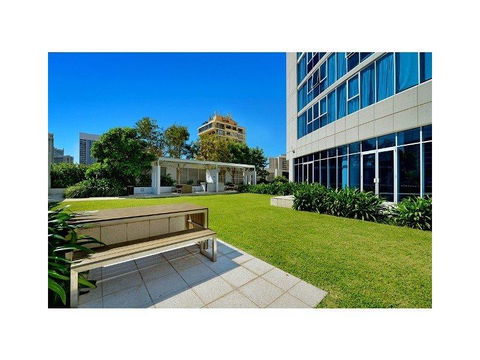 H Star Residences-- Paradise Stayz - Accommodation Yamba 7
