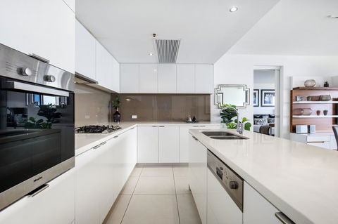 Ultra Broadbeach - Accommodation Yamba 19