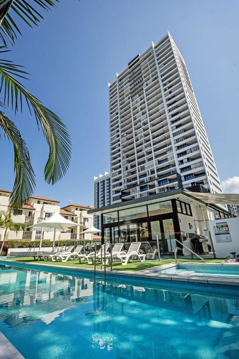 Ultra Broadbeach - Accommodation Yamba 1