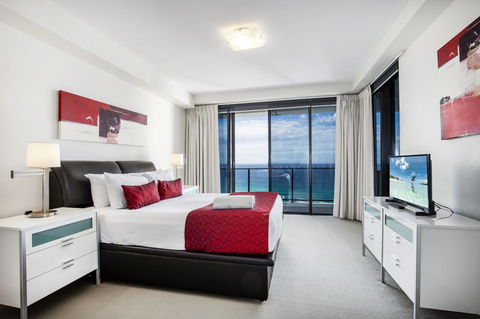 Ultra Broadbeach - Accommodation Yamba 13