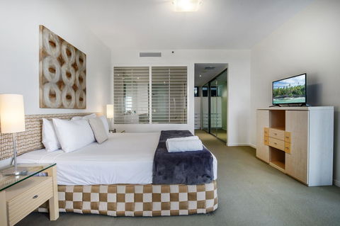 Ultra Broadbeach - Accommodation Yamba 37