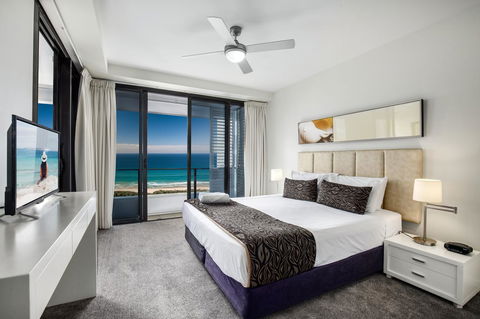 Ultra Broadbeach - Accommodation Yamba 33