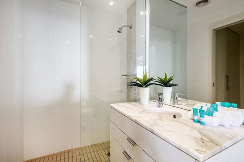 Ultra Broadbeach - Accommodation Yamba 29