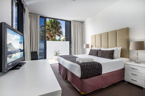 Ultra Broadbeach - Accommodation Yamba 22