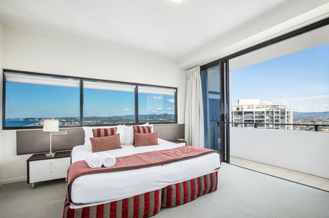 Ultra Broadbeach - Accommodation Yamba 16