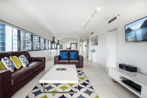 Ultra Broadbeach - Accommodation Yamba 10