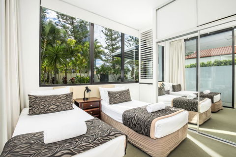 Ultra Broadbeach - Accommodation Yamba 21