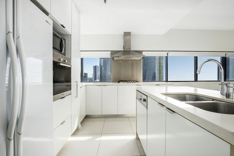Ultra Broadbeach - Accommodation Yamba 31