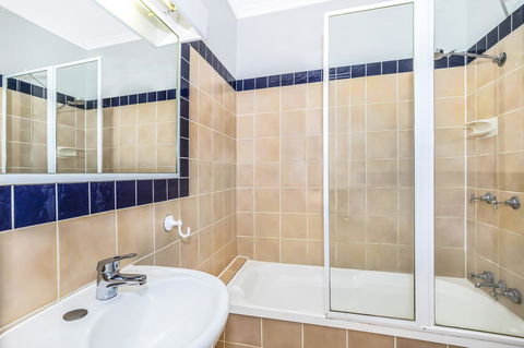 City Palms Brisbane - Accommodation Yamba 12