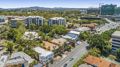 City Palms Brisbane - Accommodation Yamba 1